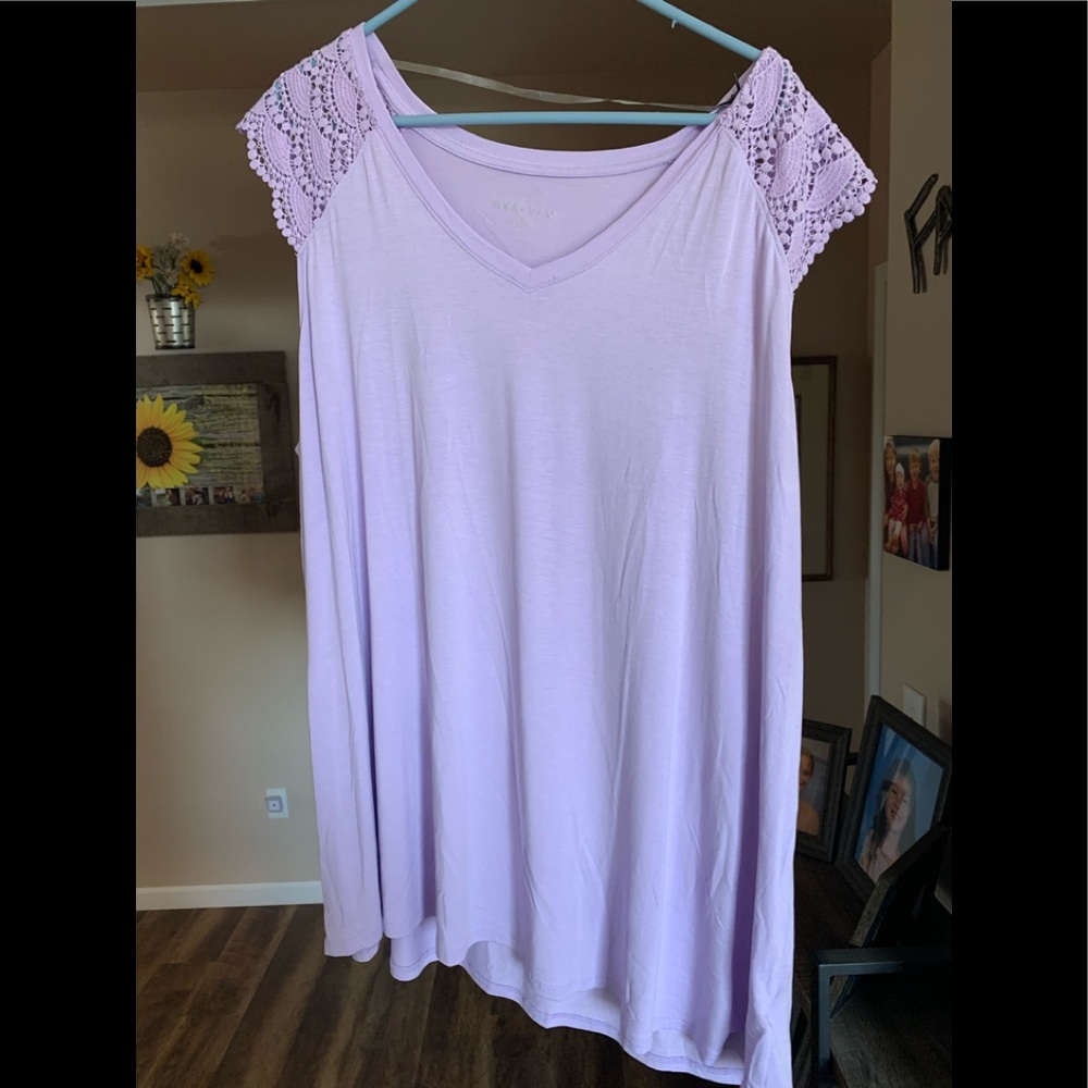 3X Ava and Viv top. NWT